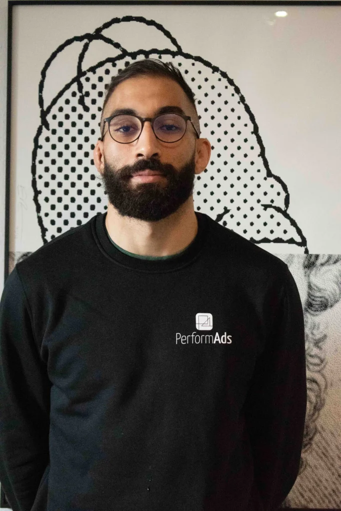 Portraitfoto von Mitarbeiter